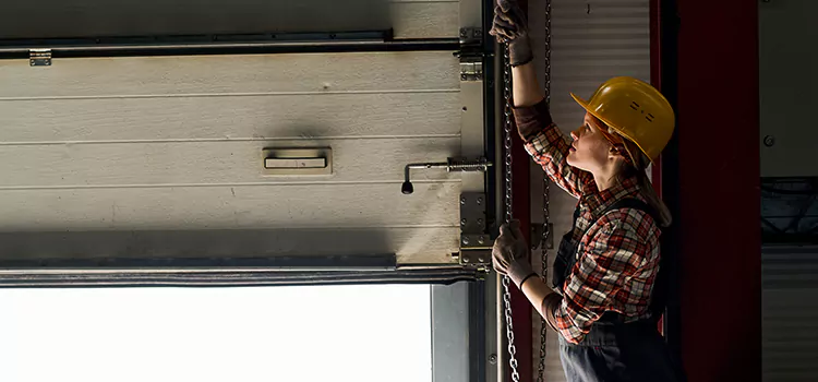 Addressing Common Garage Door Stoppage Issues in Charlesbourg, QC